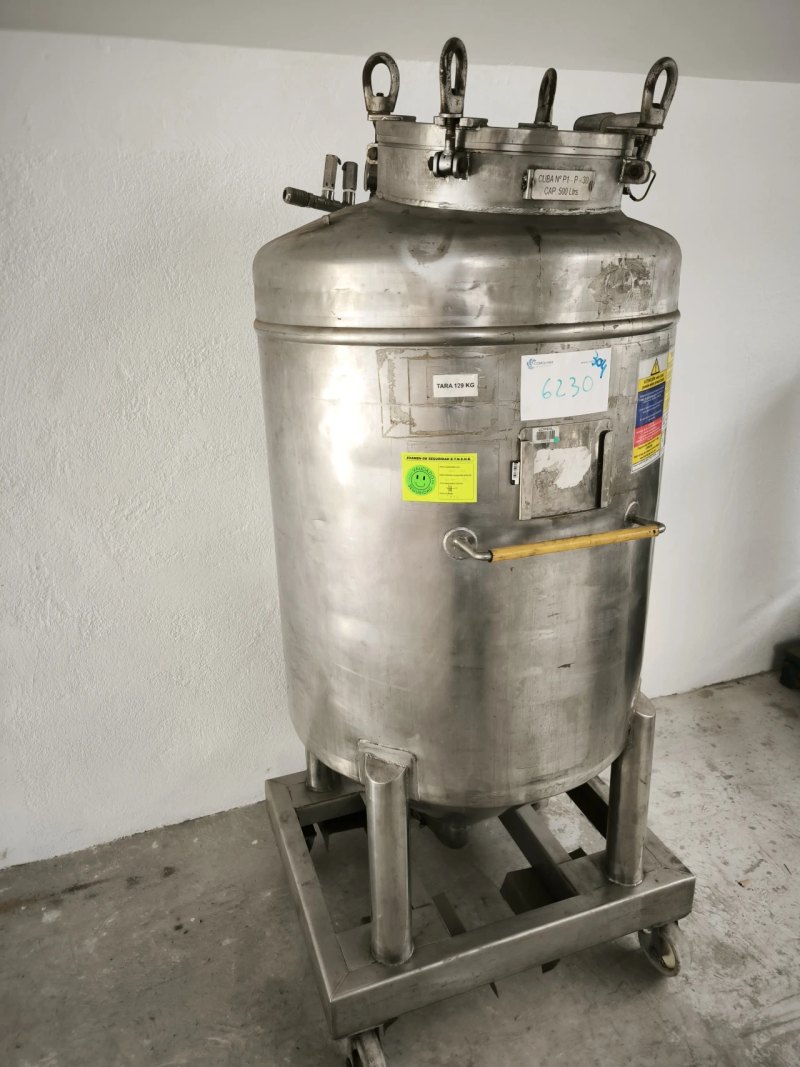 USED 500 LITER STAINLESS STEEL TANK