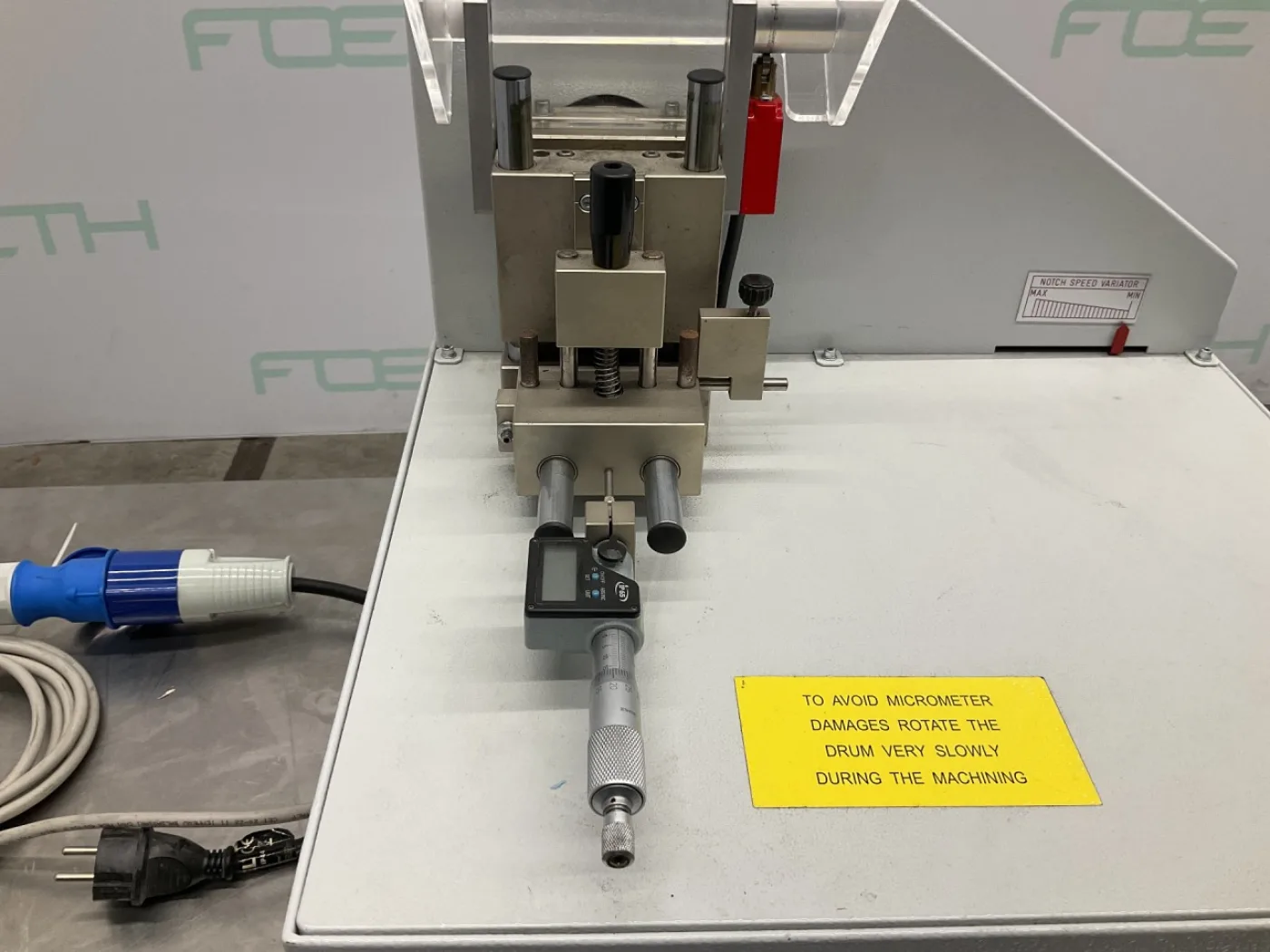 Instron C-6898-000 CEAST Notching Machine - Viscosity test machine - 8