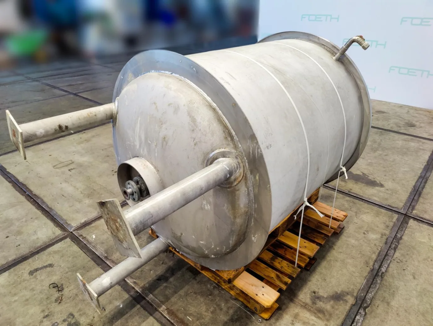Detombay 1100Ltr. - Vertical tank - 3