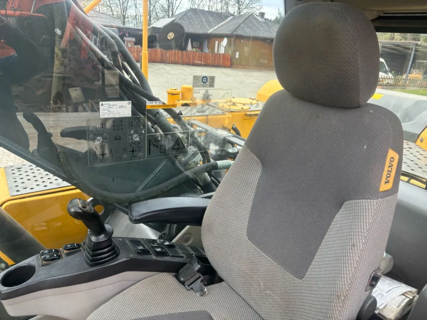 Volvo - EC 220 DN - 3