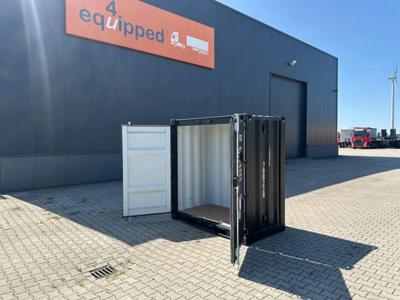 NEW 4FT DV container / RAL 9005 (black) / 4x available - 1