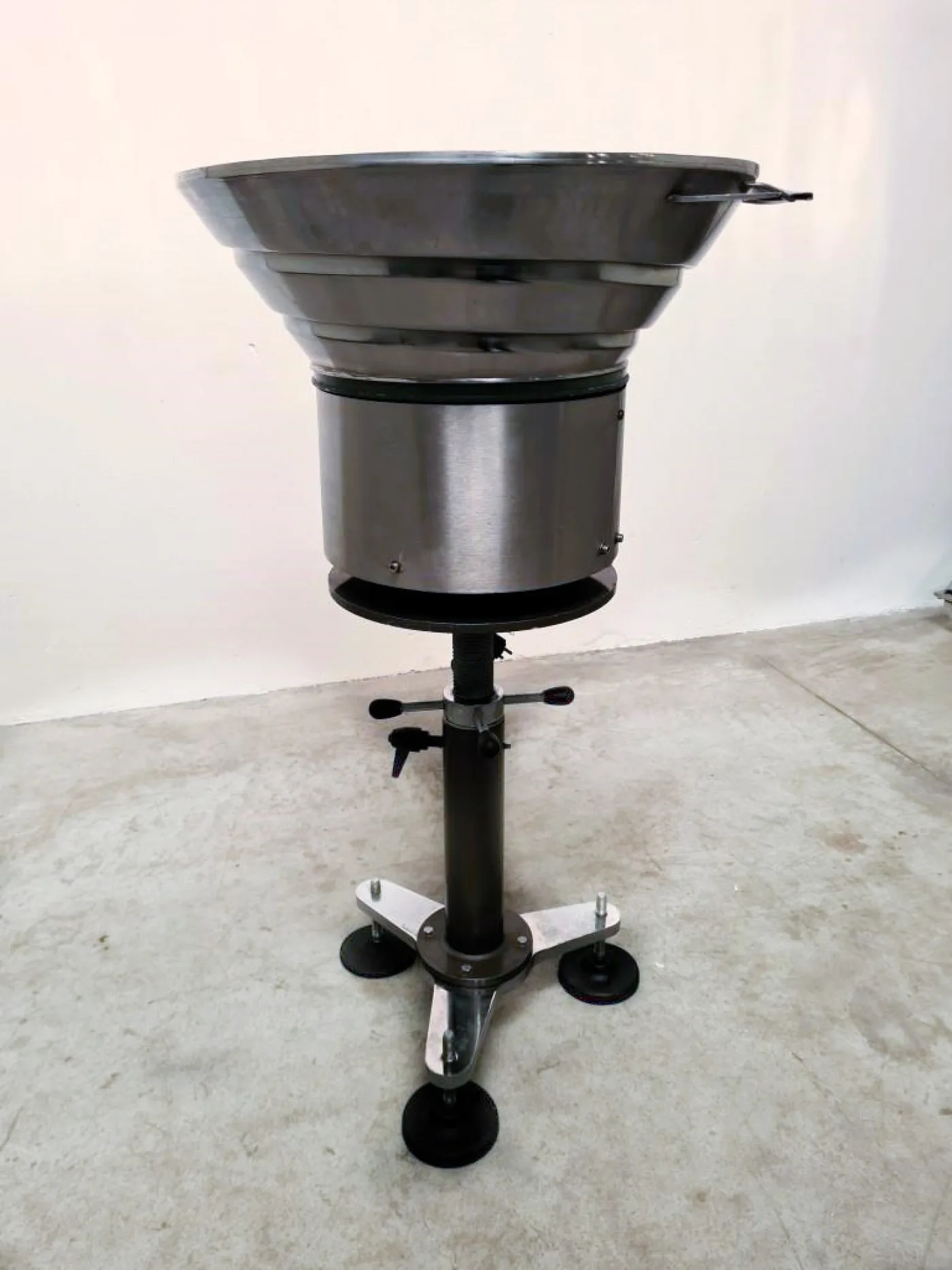 ALIMENTATORE VIBRANTE A TAZZA – 3 MASTER – MOD. 35D 3000 - 6