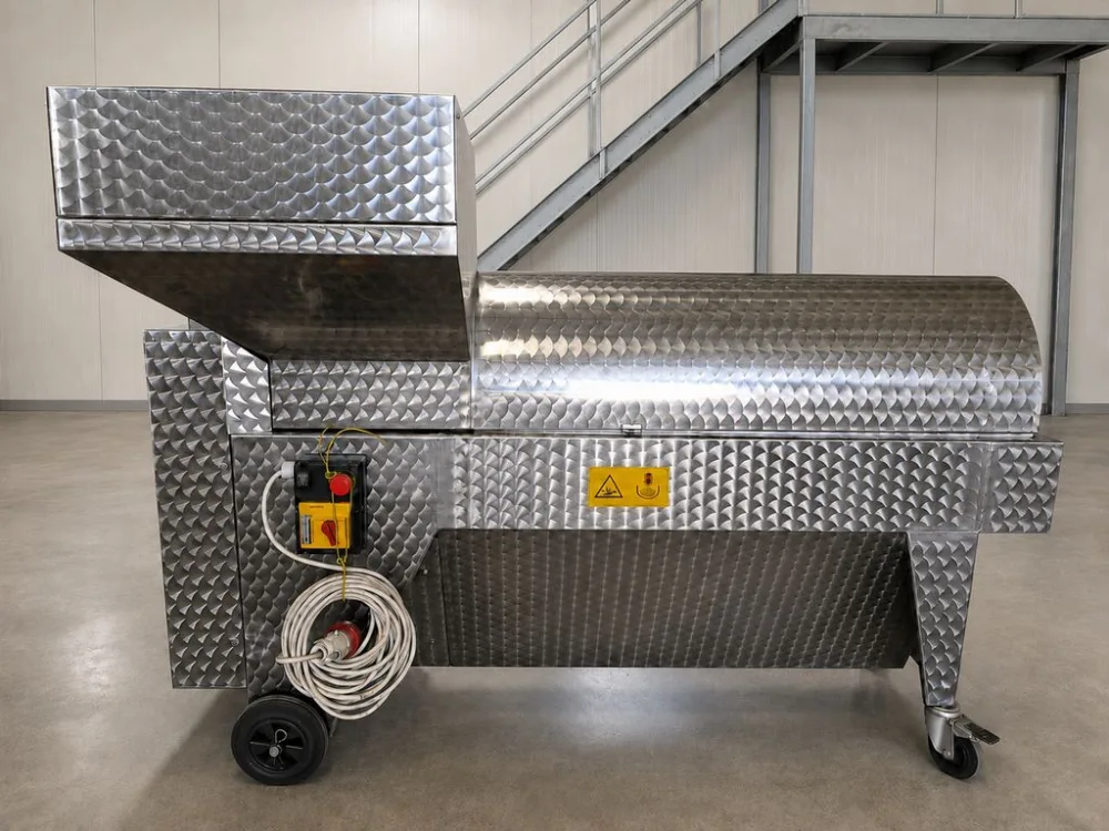 DESTEMMER CRUSHER ENOVENETA WITH INTERNAL RUBBER ROLLERS, SECOND-HAND MACHINE