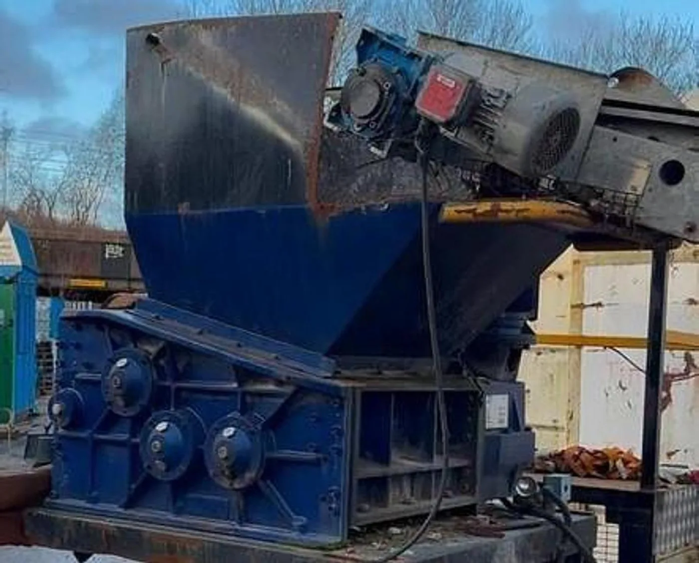 2004 Satrind Tech K7/30 Three-Shaft Shredder - 8