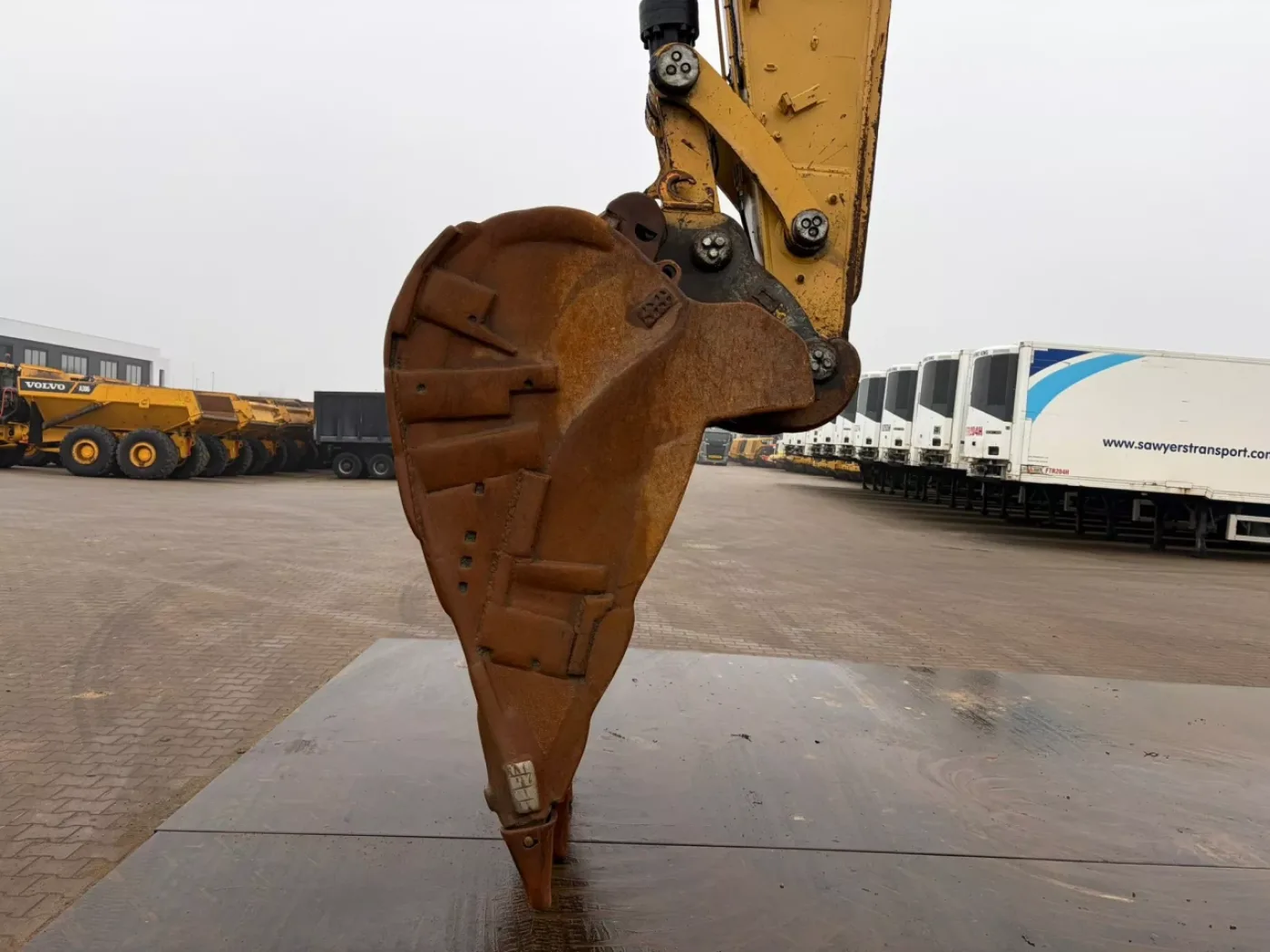 Caterpillar 352F - 8