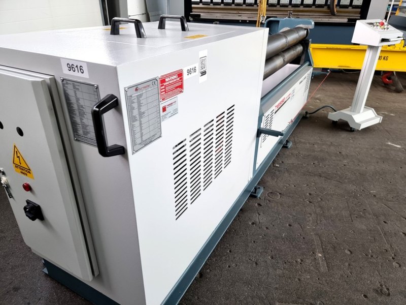 Motorische 3-Walzen Blechrundbiegemaschine MRB-S 1506