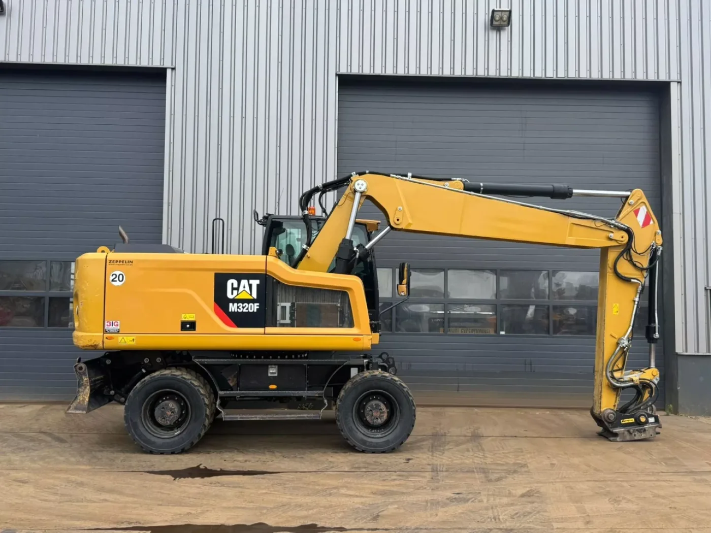 Caterpillar M320F - 6