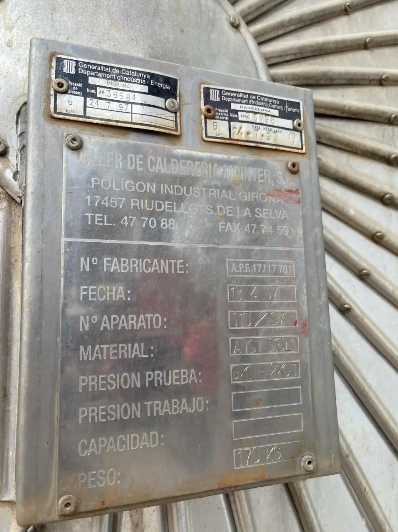 USED 316 STAINLESS STEEL TANK 10,000 LITERS WITH EXCHANGER 18 M2