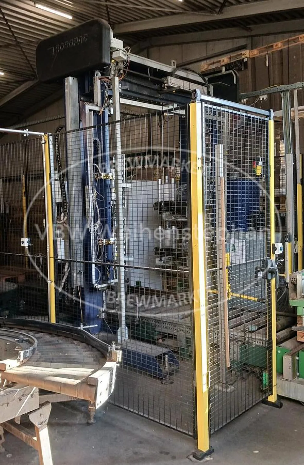 Banding machine, pallet labeling