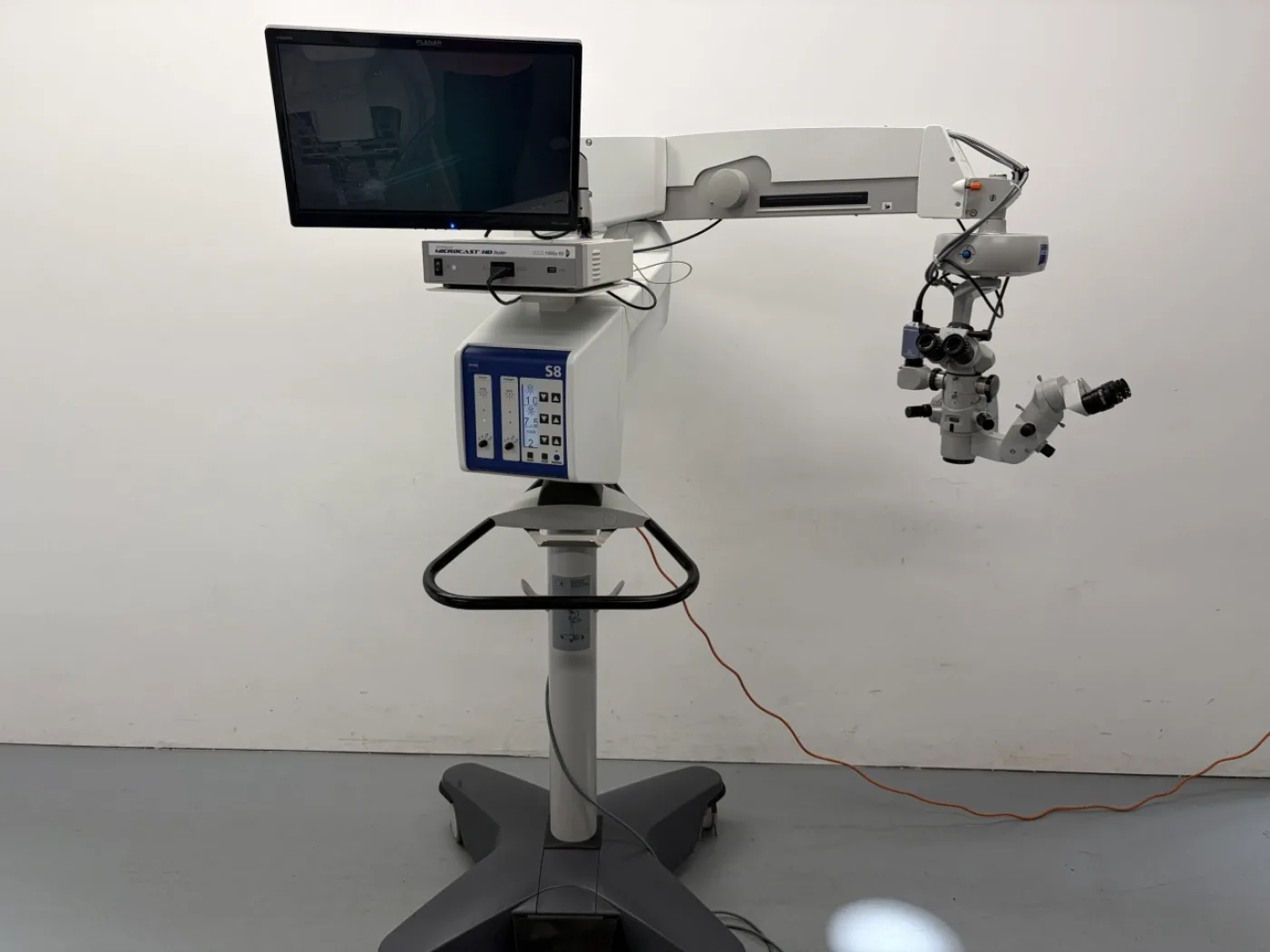 Zeiss OPMI Lumera T Microscope - 1