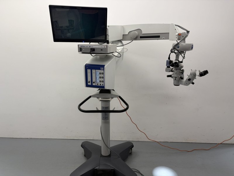 Zeiss OPMI Lumera T Microscope