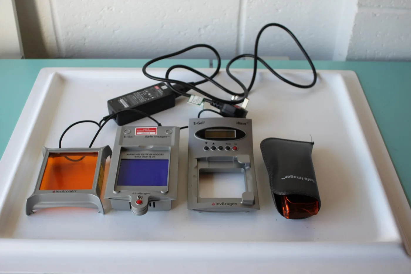 1252 - Used Invitrogen E-gel Safe Imager Real-time Transilluminator - 1