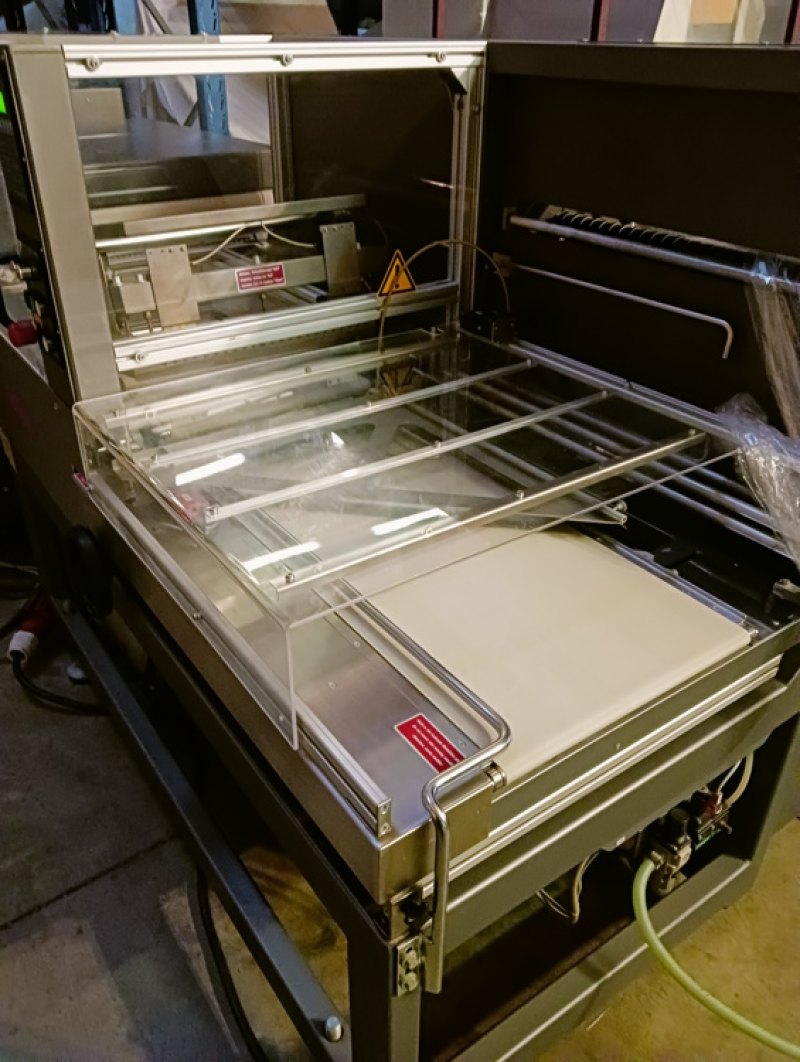 Verpackungsmaschine Kallfass Universa 5050 mit Tunnel Compact 650 S