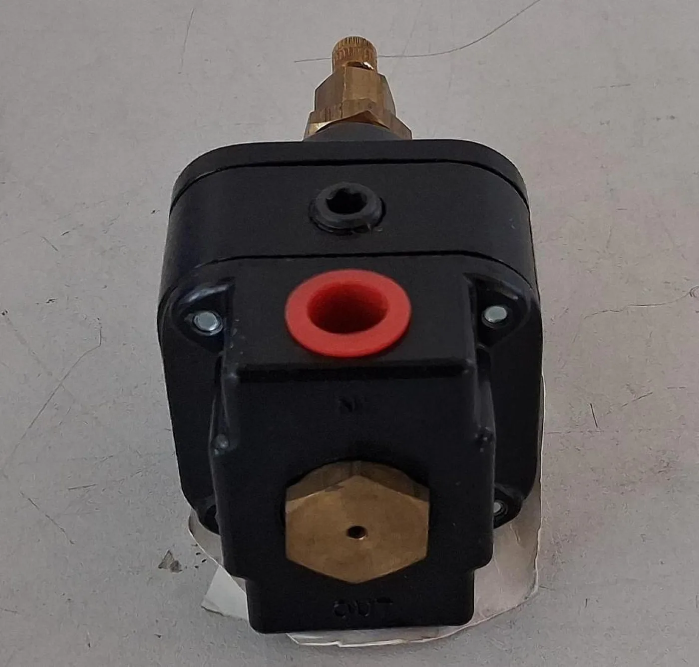 Norgren 11-818-110 Pressure Regulator - 5