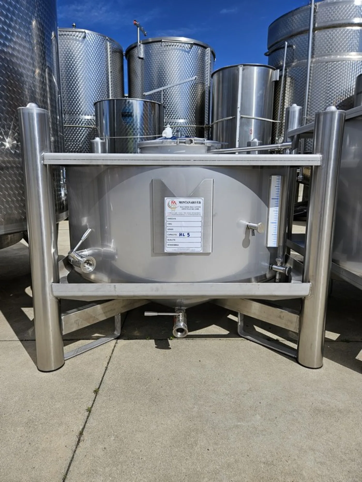 FORK-LIFTABLE/STACKABLE TANKS CAPACITY LITERS 500/700/1.000/1.500 IN STAINLESS STEEL AISI 304, NEW EQUIPMENTS - 8