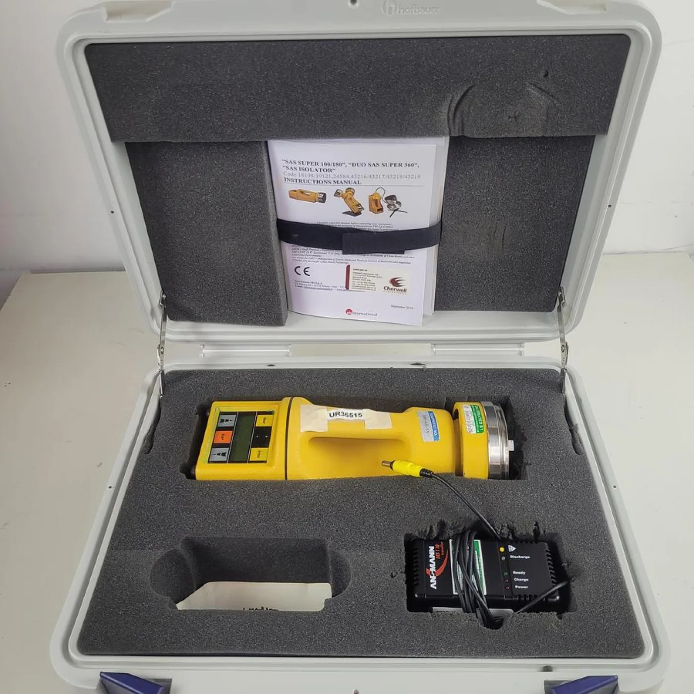 Churwell PBI Air Sampler SAS Super with case and charger - 2