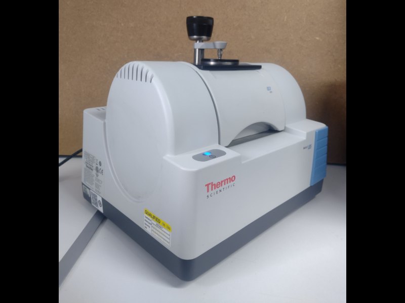 Thermo Nicolet IS5 FTIR with iD7 ATR