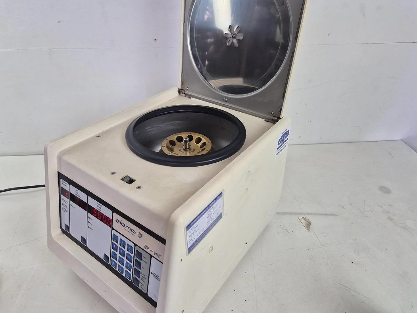 Sigma 2-15 Centrifuge + Accessories - 2