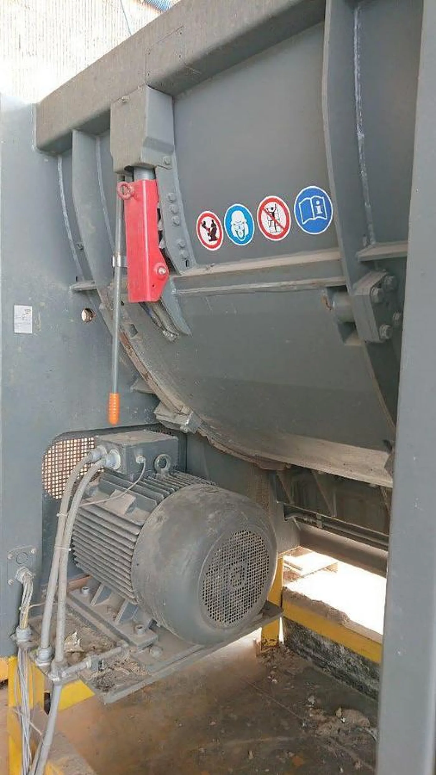 2017 UNTHA QR 1400 RI0065 - 2