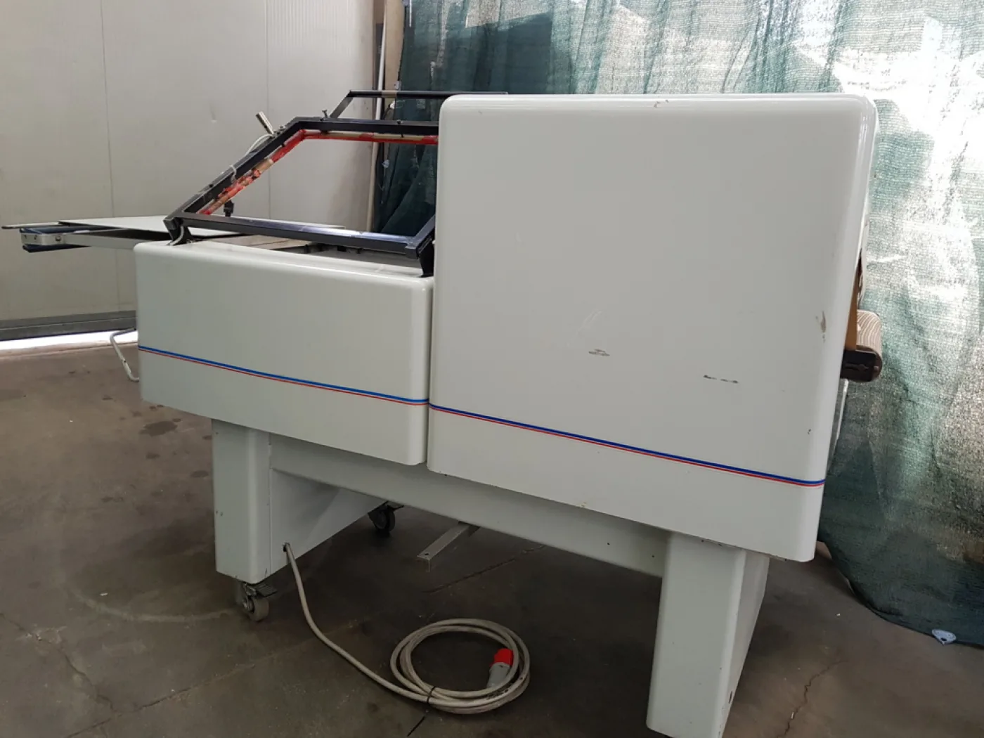 CONFEZIONATRICE ANGOLARE CON TUNNEL – ROBOPAC - 2
