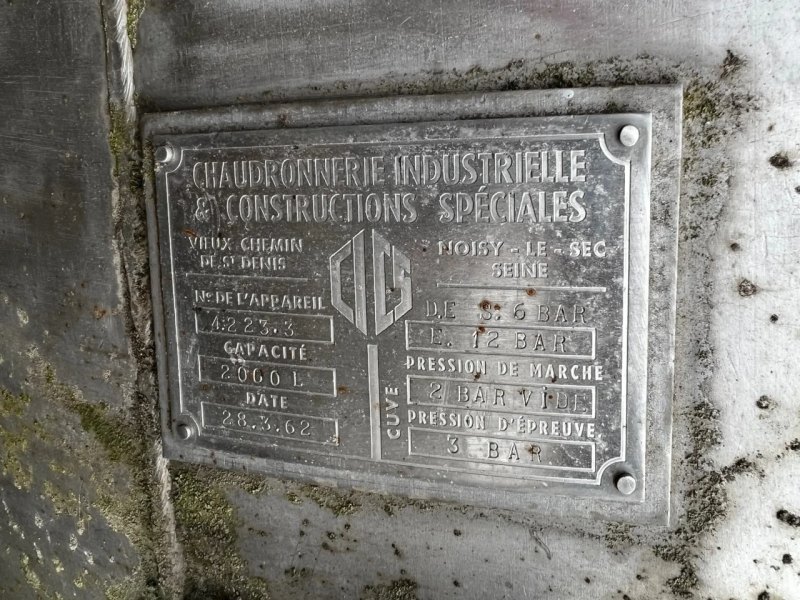 USED STAINLESS STEEL REACTOR 316 2000 LITERS WITH AGITATION AND HALF ROD