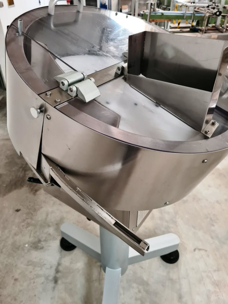 ORIENTATORE ALIMENTATORE VIBRANTE PER SPAZZOLINI – OZAF Mod. AC 600/AD