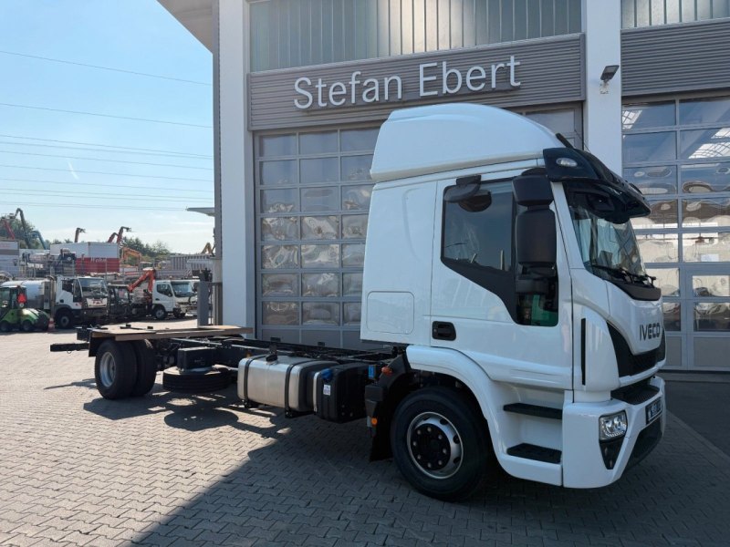 Iveco Eurocargo ML140E28/P Bett AHK Air Conditioning Standheizung