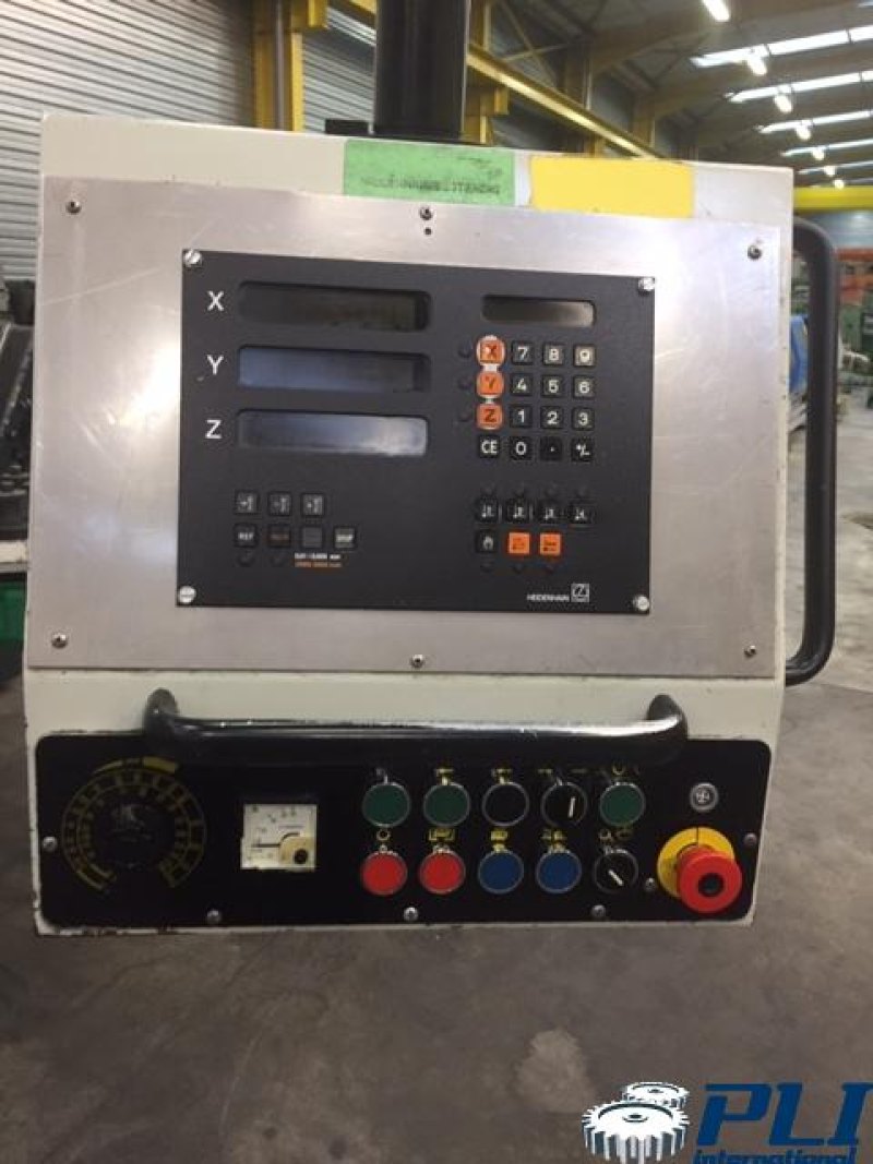 Conventional milling machine HURON MU6