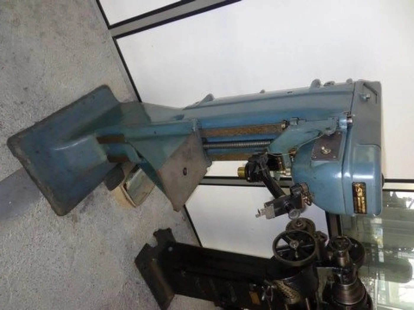DUROMETRE VICKERS “ARMSTRONGS” NO.252636 - 1