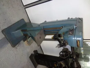 DUROMETRE VICKERS “ARMSTRONGS” NO.252636