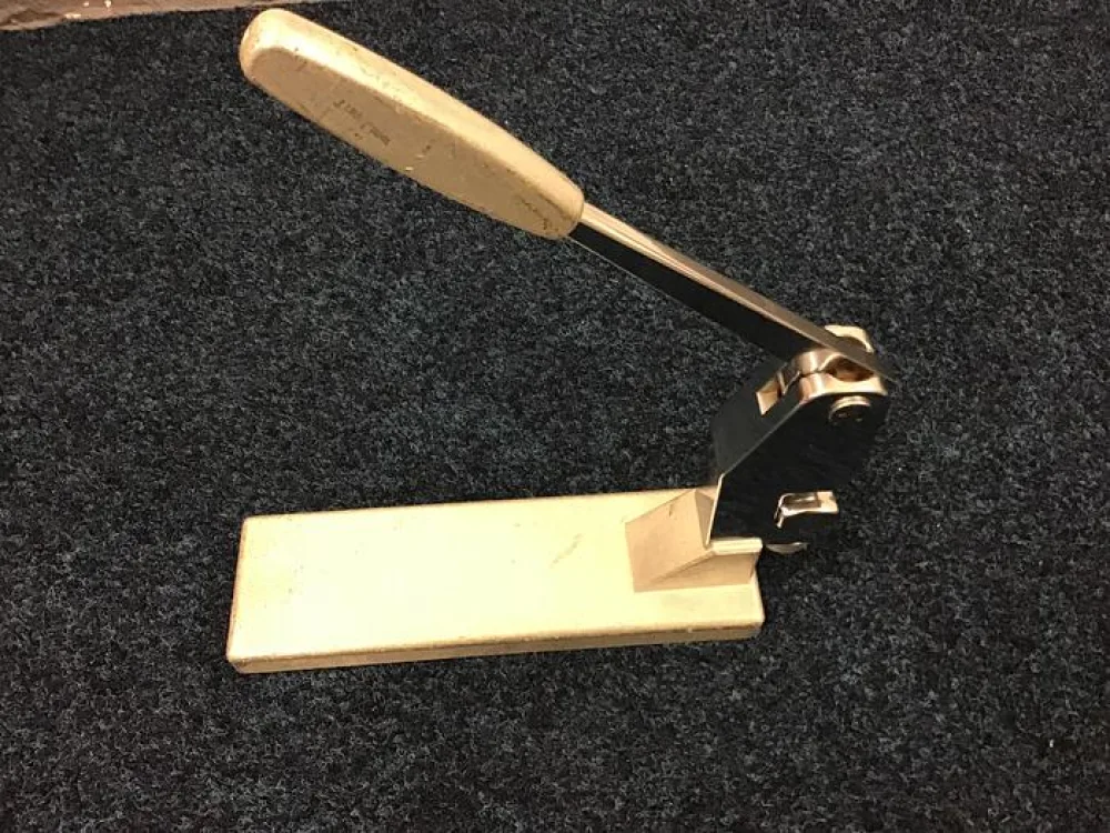 Plate bender