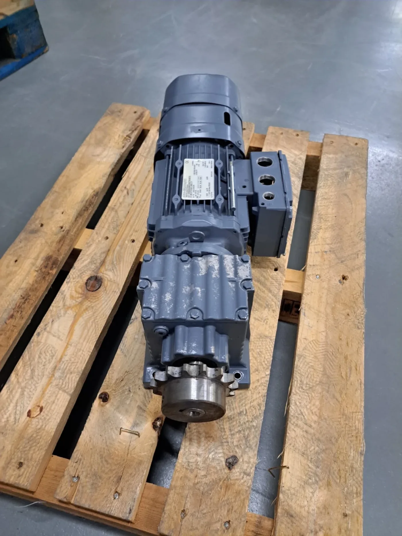 SEW Eurodrive Getriebemotor R27DRE80M4BE1HR/TH/ES7S - 4