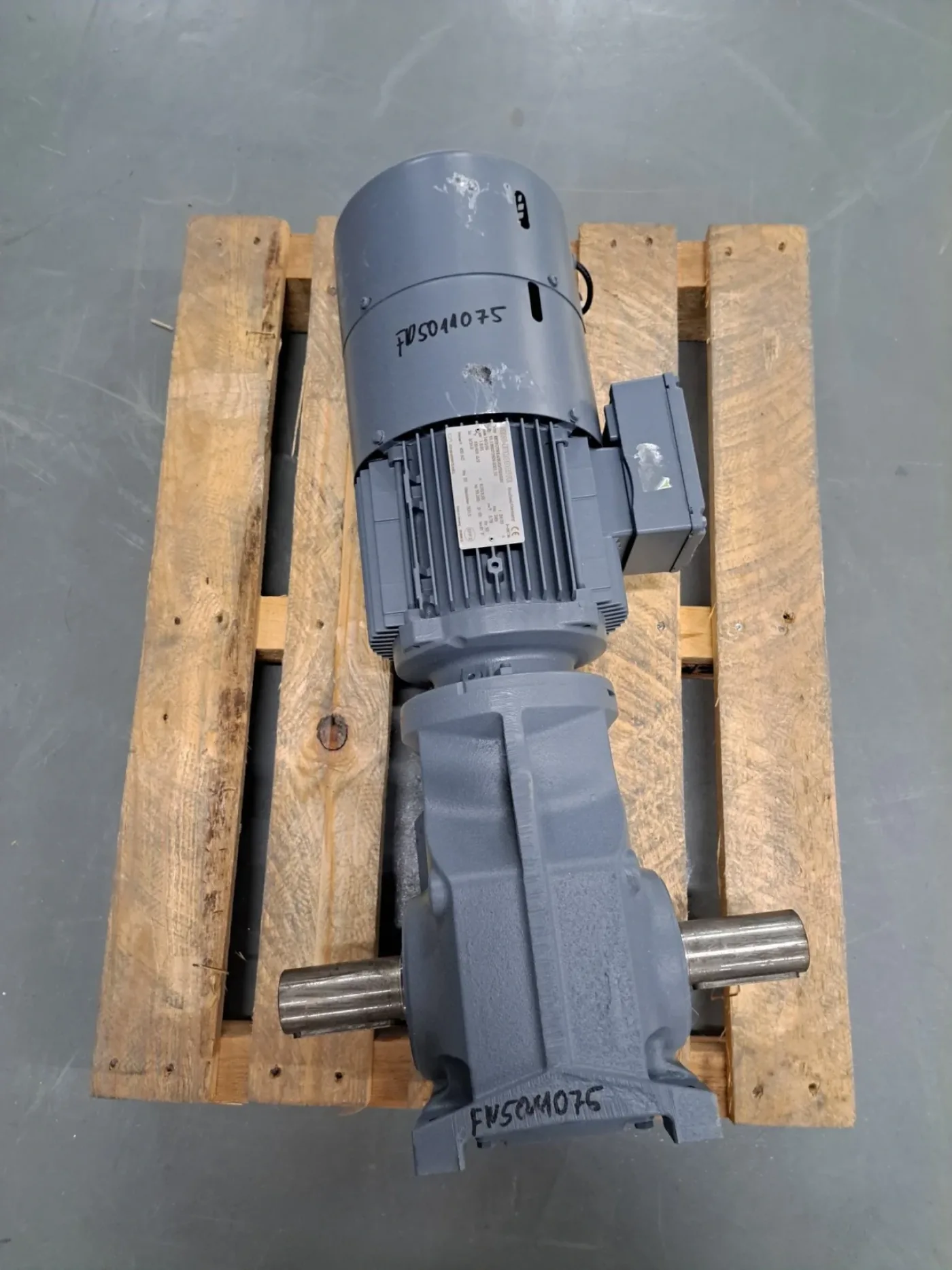 SEW Eurodrive Getriebemotor K67/RDT90L4/BMG/TH/AS3H - 3