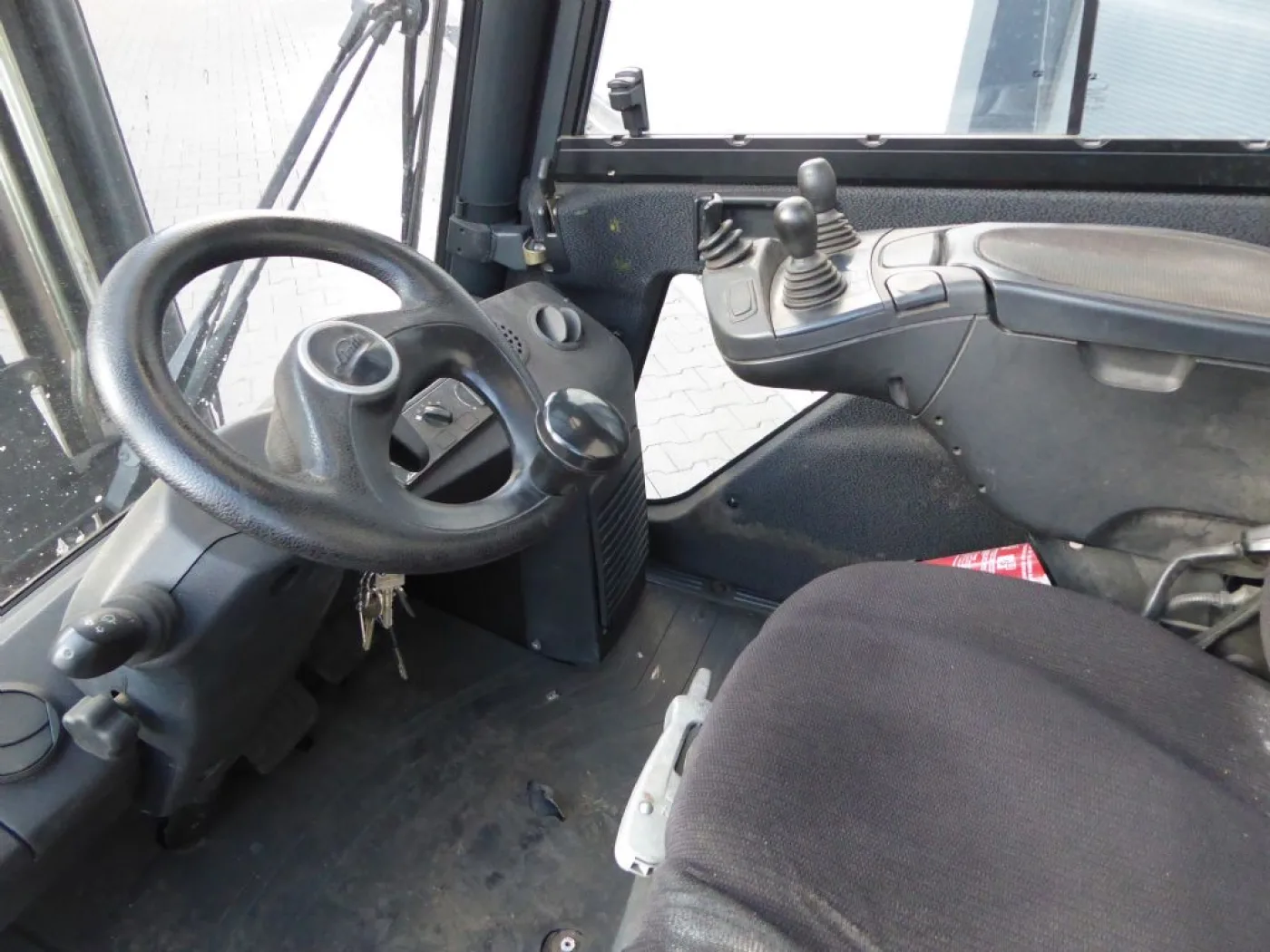 Linde H25T-02 - 5