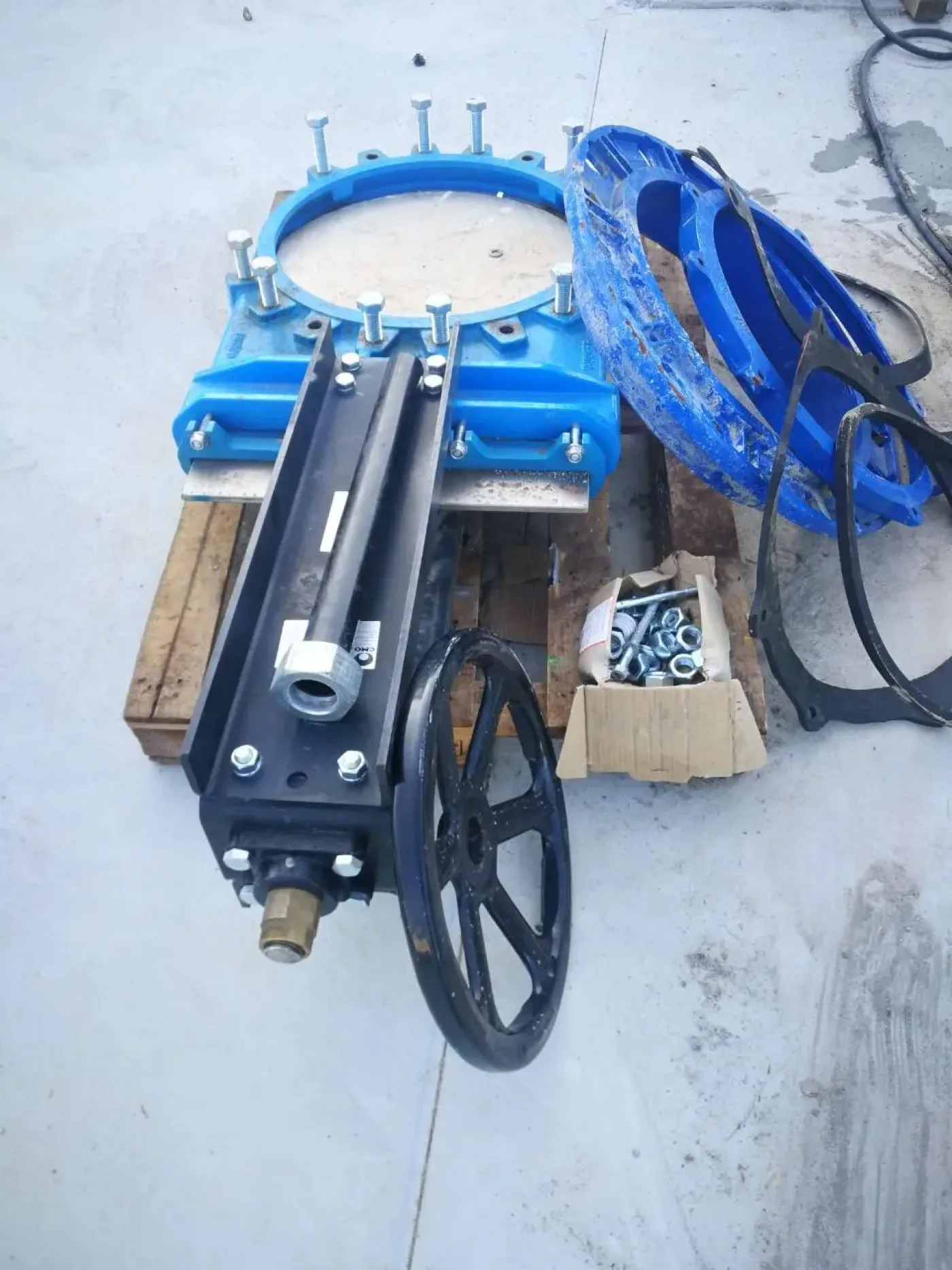 USED WAFER TYPE UNIDIRECTIONAL GUILLOTINE VALVE CMO VALVES DN500 - 2