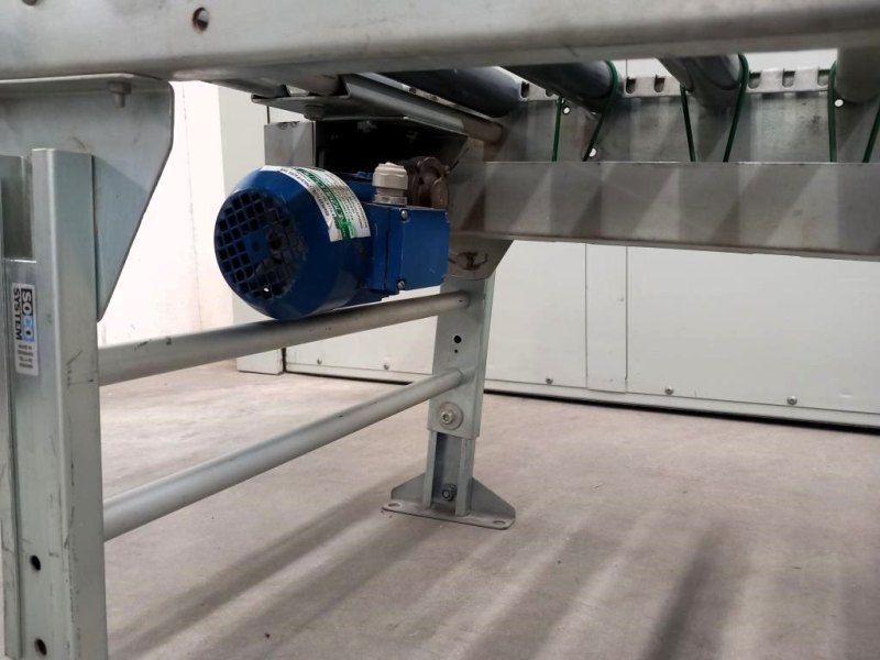 NASTRO TRASPORTATORE A RULLI MOTORIZZATO – SOCO SYSTEM