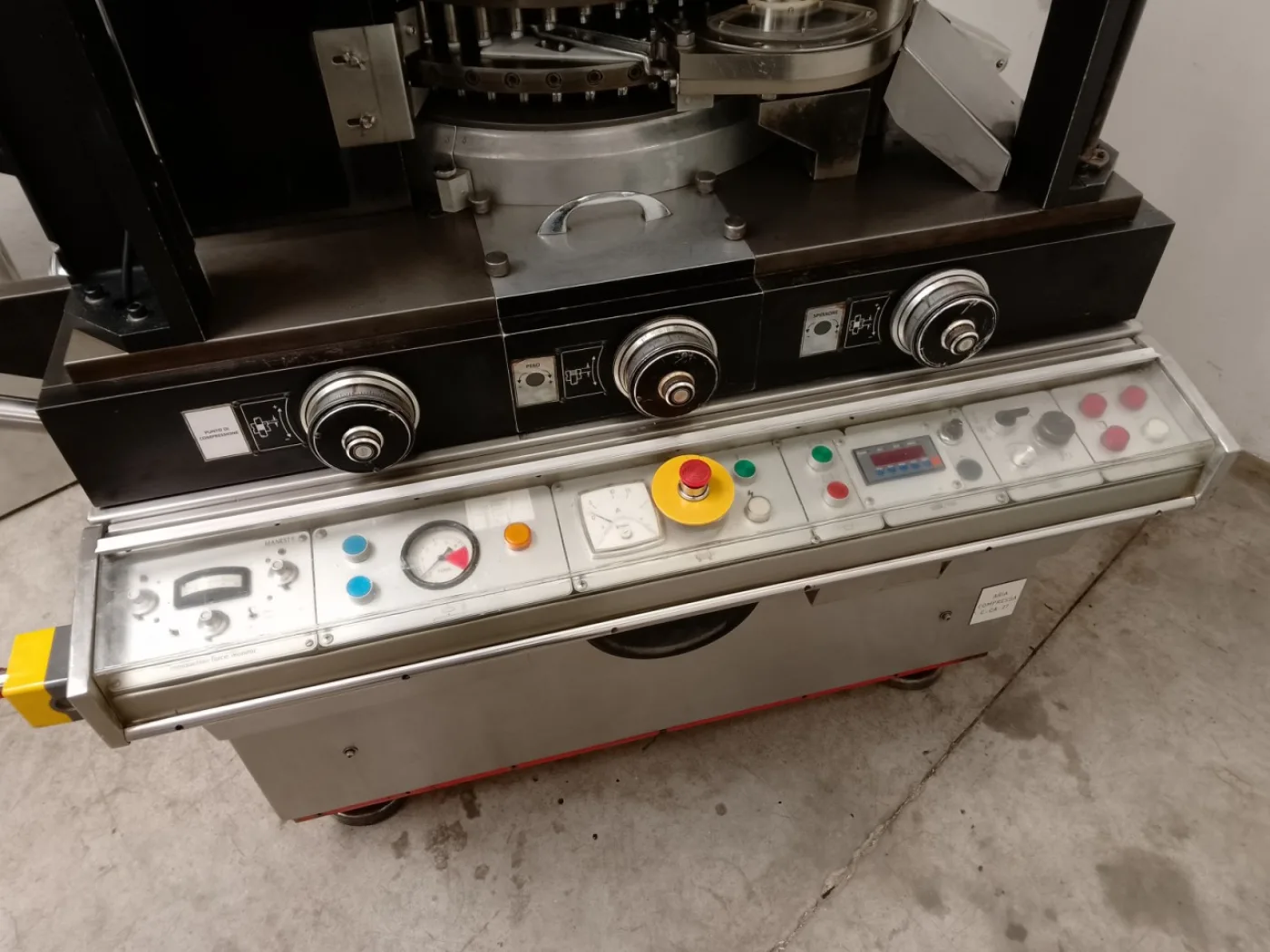 COMPRIMITRICE ROTATIVA – MANESTY – MOD. NOVAPRESS - 3