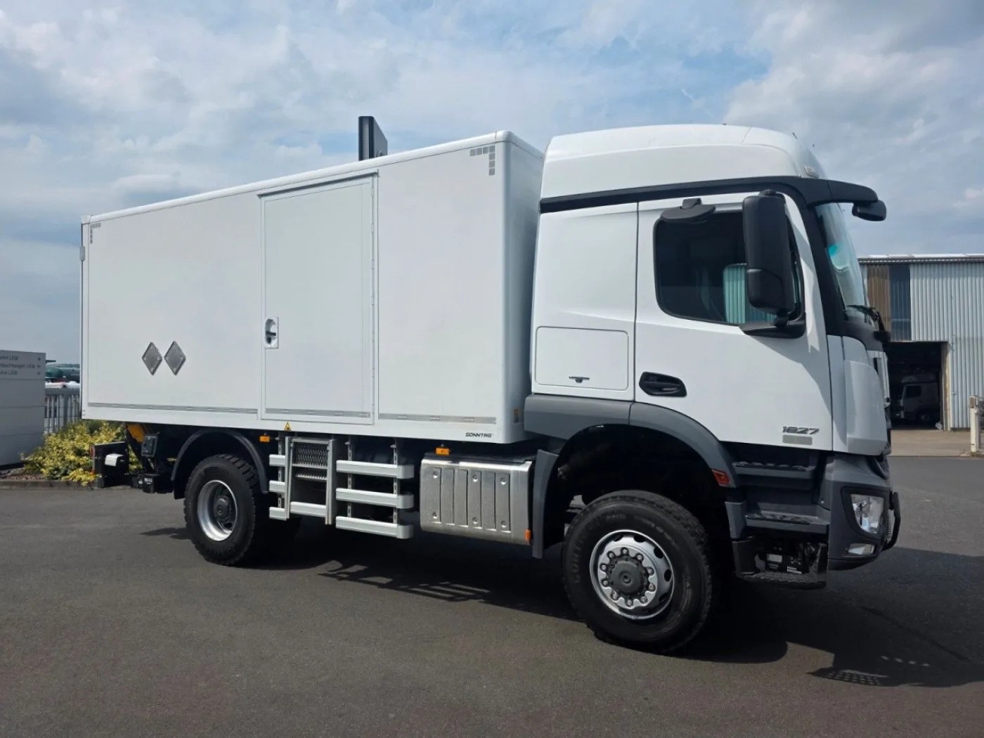 Mercedes Benz Arocs 1827 A 4x4 LBW Type-Treppe Schalter 2 Stück - 4