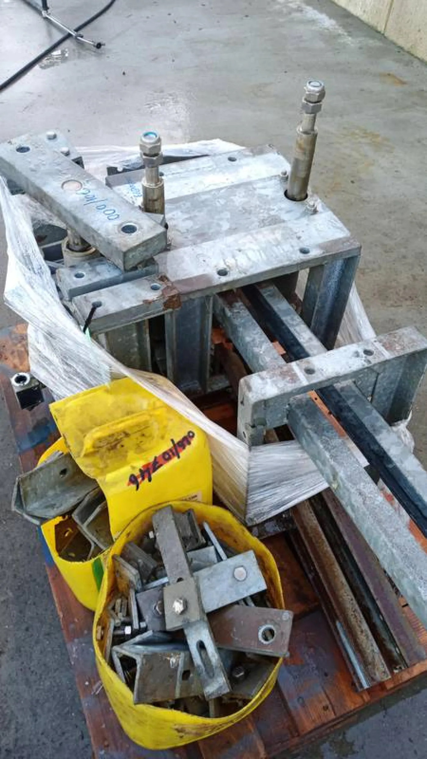 Rehanging conveyor - Bi-rail system - 1