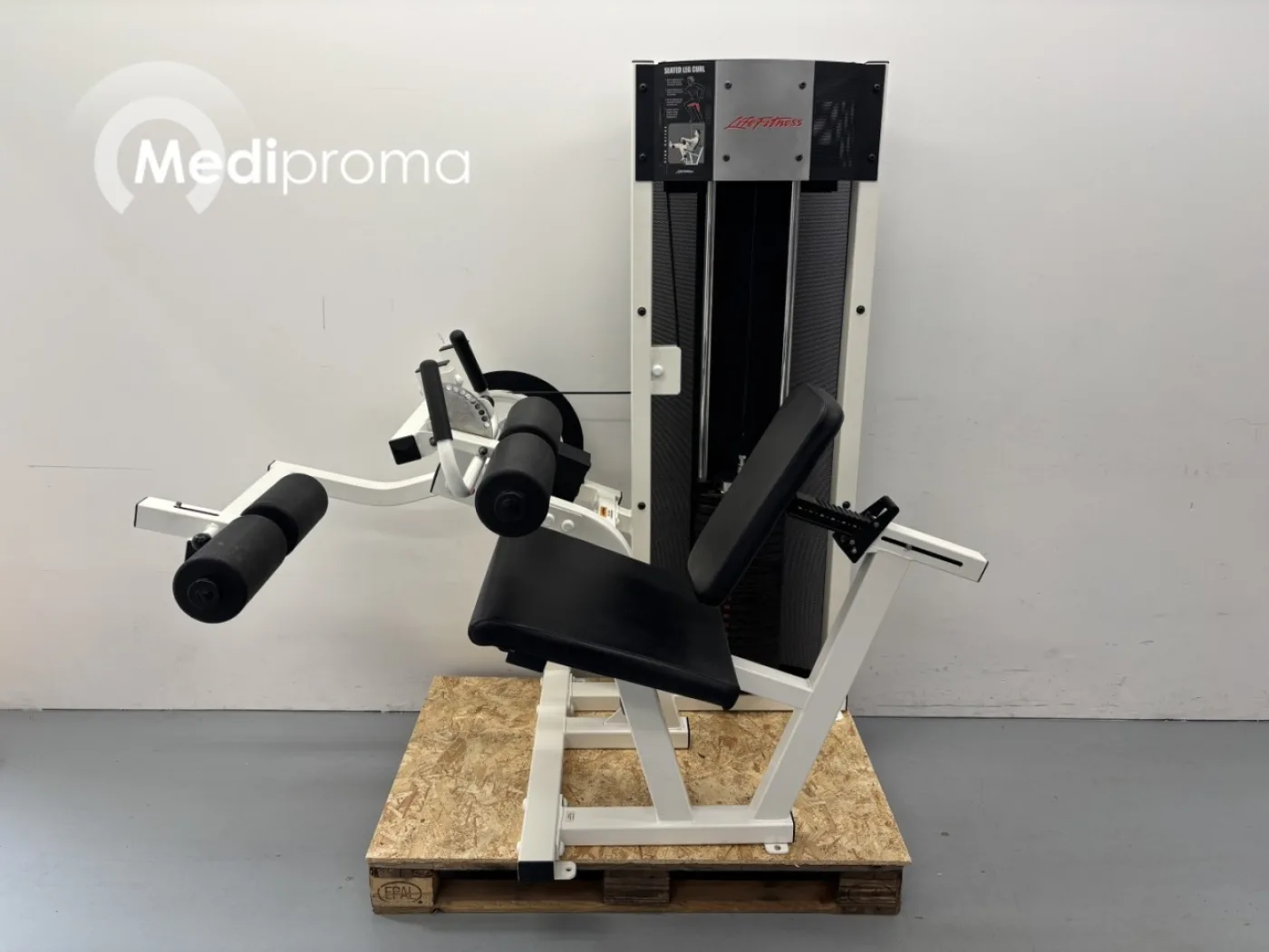 Life Fitness Seated Leg Curl - 1