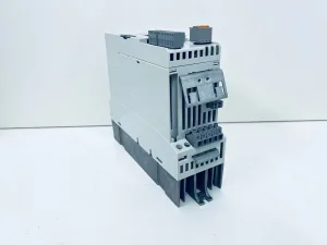 Lenze Inverter Drives 8400 Frequenzumrichter E84AVSCE7514SX0