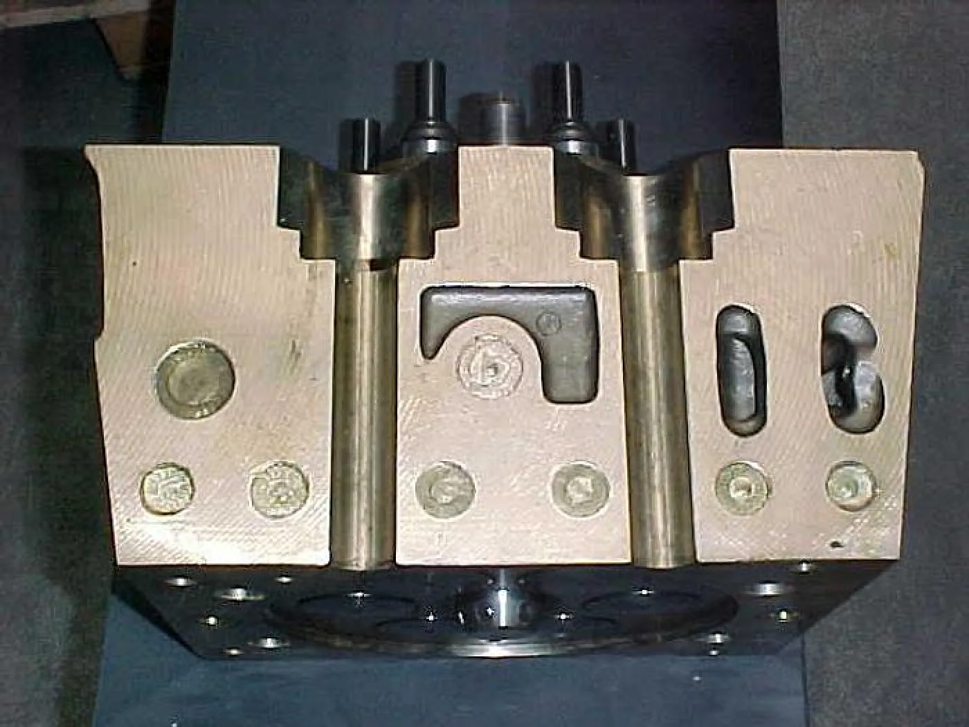 CYLINDER HEAD MTU MD 871 UM 1D - 5