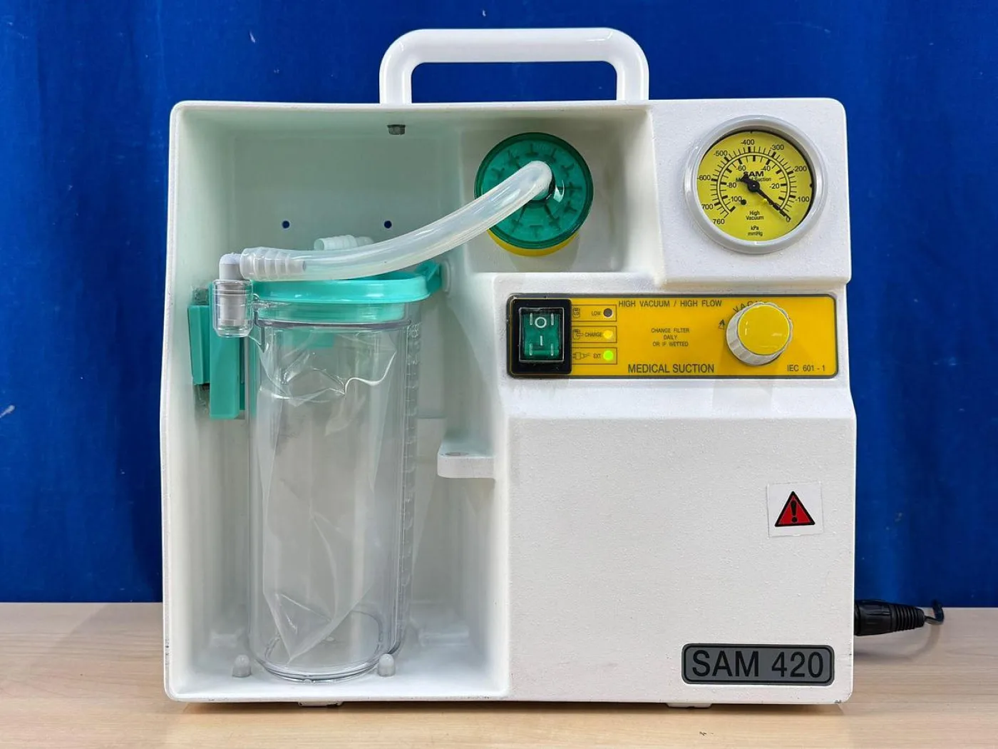MGE Sam 420 Abbott High Flow Vacuum Pump YOM: 2005 - 3