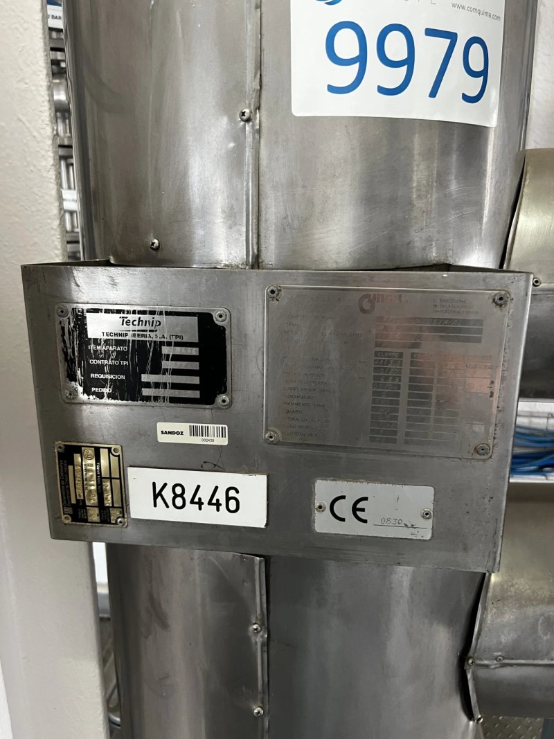 USED STAINLESS STEEL TANK 49 LITERS WITH INTERIOR HEAT INSULATED COIL