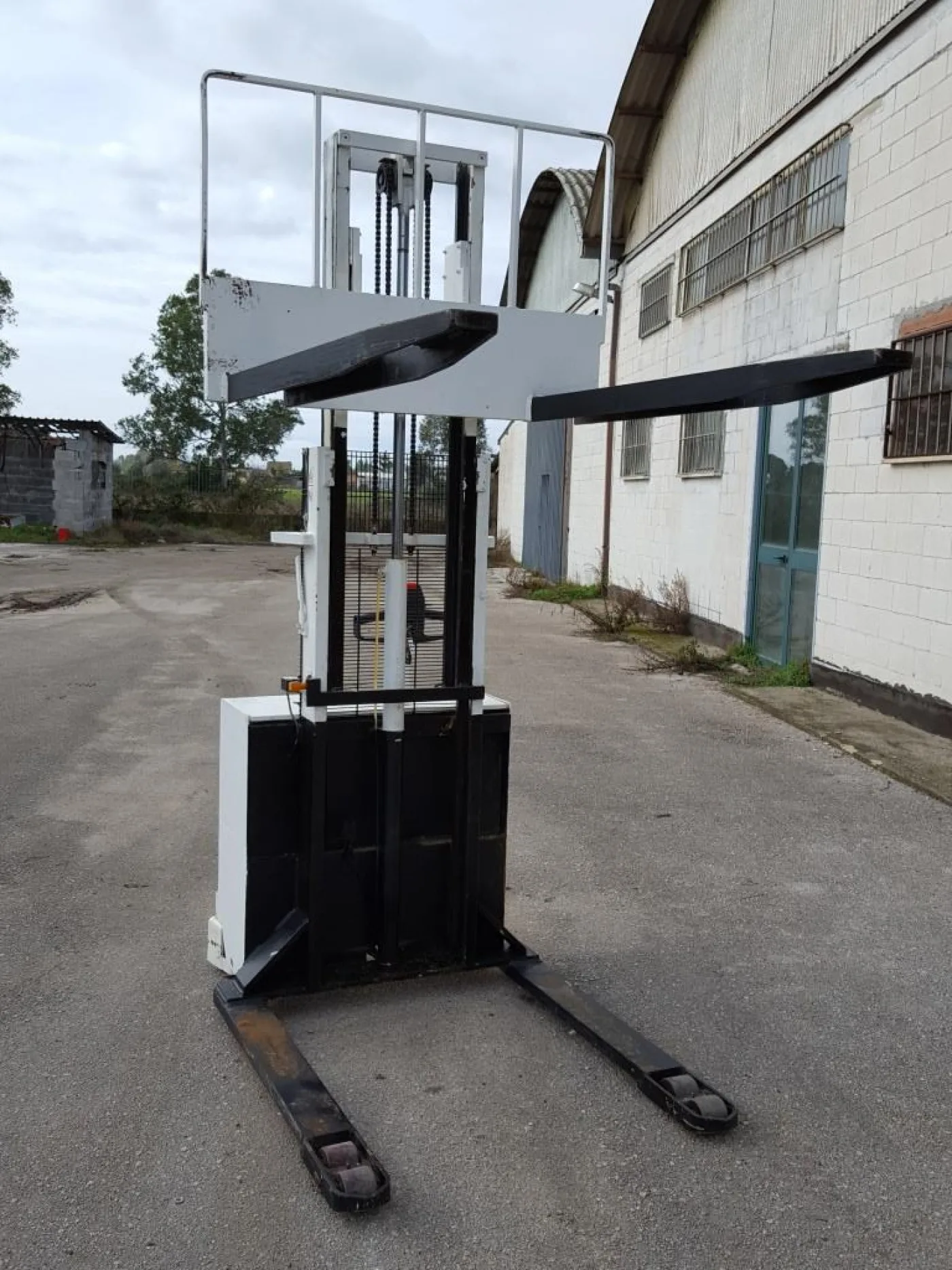 CARRELLO ELEVATORE ELETTRICO – ICEM – MOD. 13/240 - 2