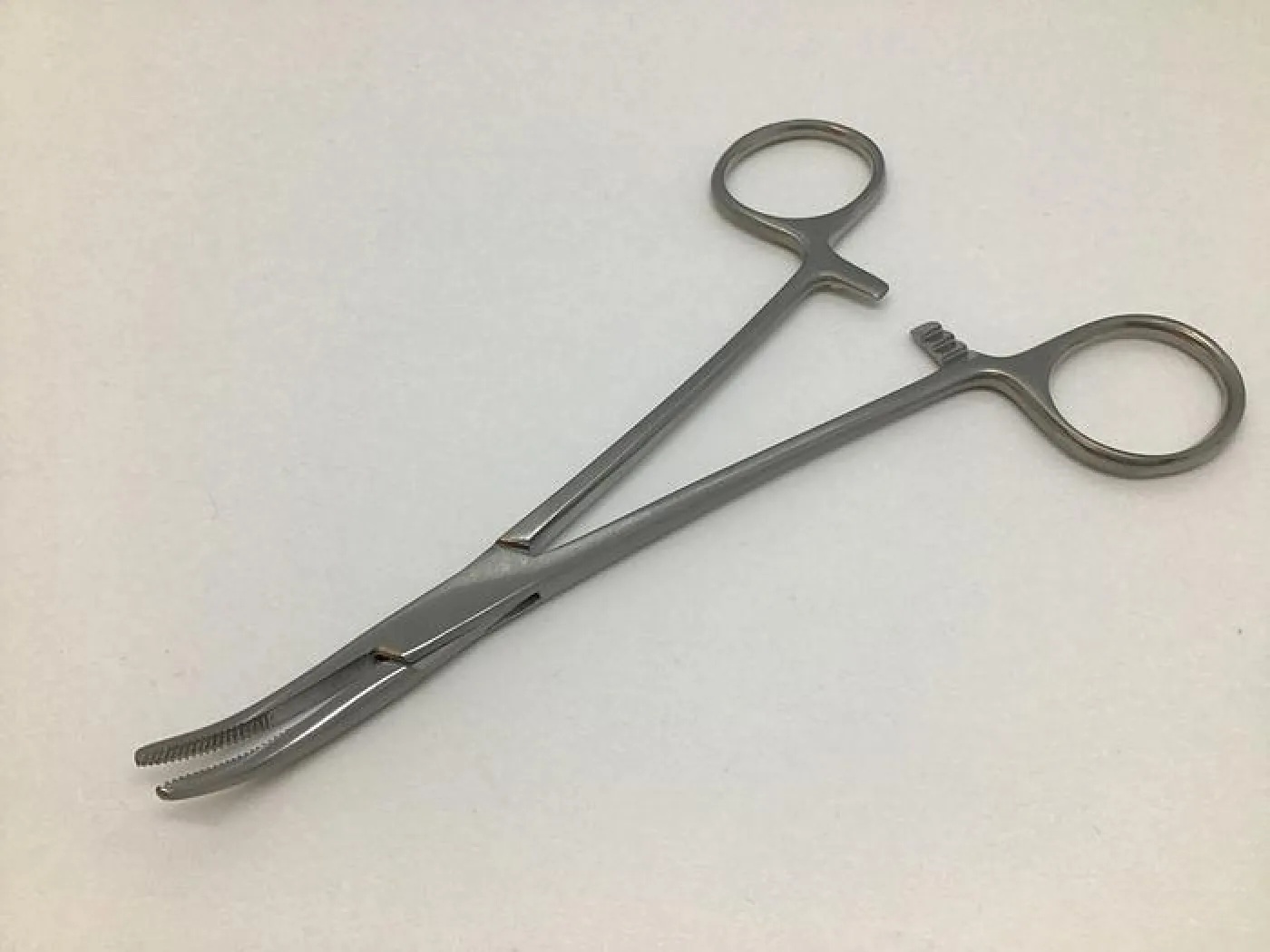Cairns Forcep Curved 140mm - 1