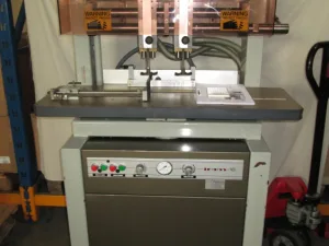 Papierbohrmaschine IRAM 16