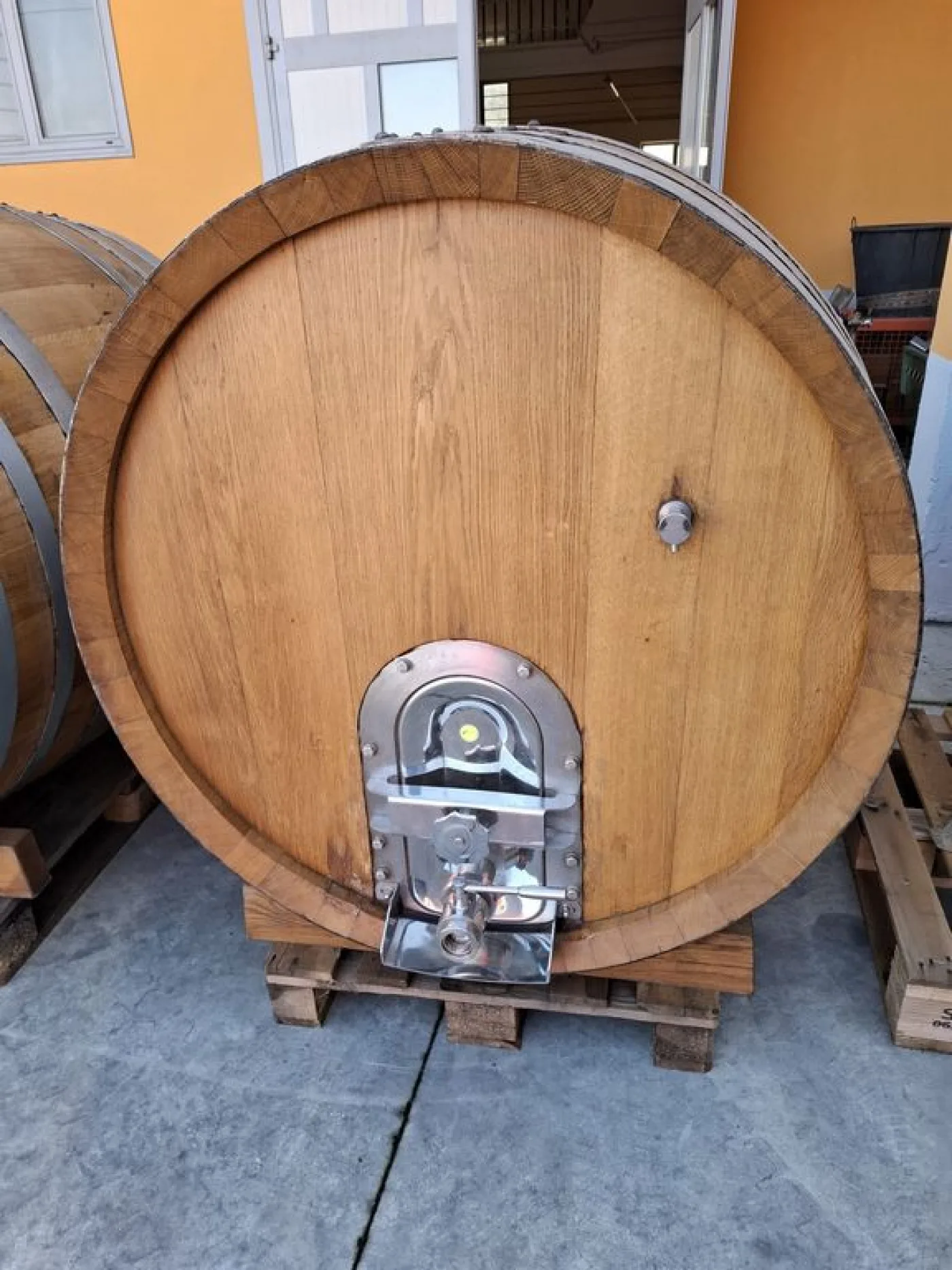 OAK WOODEN CASKS, 11 HL CAPACITY APPROX., SECOND HAND EQUIPMENT - 3