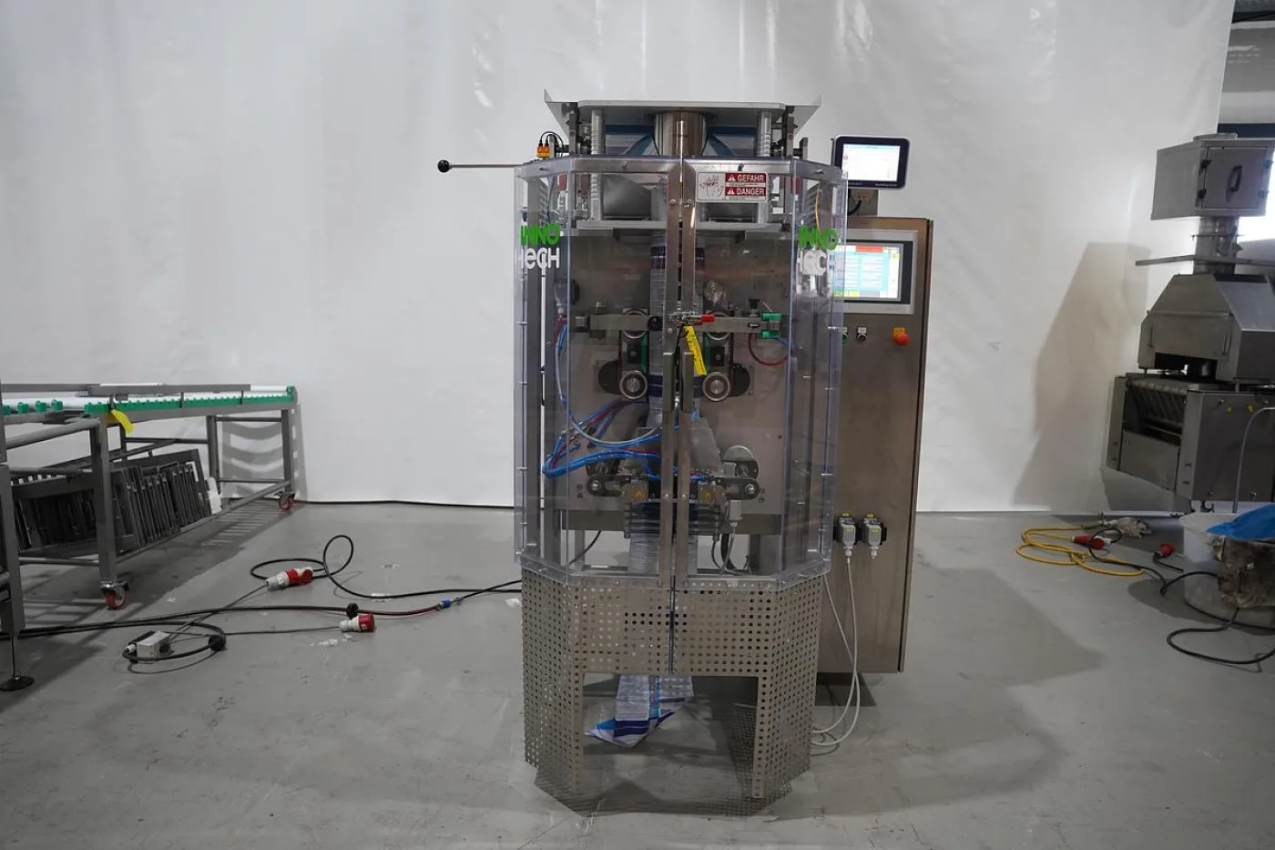 2017 Inno-tech Verticale verpak en sealmachine 2500 REVO E - 1
