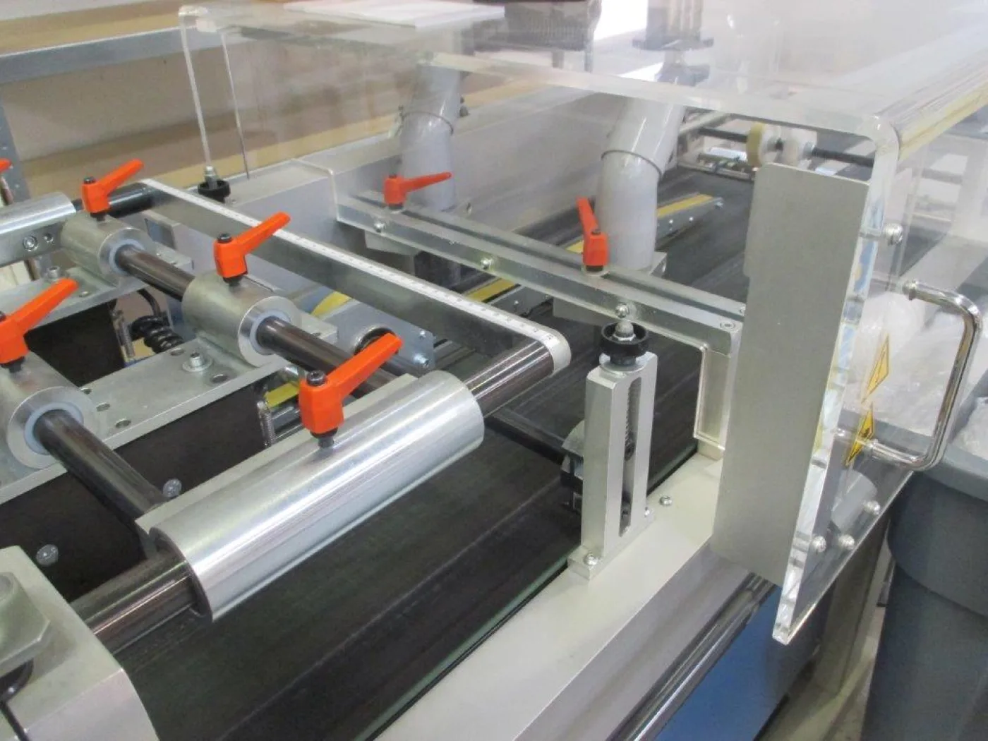 Verpackungsautomat Pfankuch VP-4502 mit Übergabestation ST 450 - 7